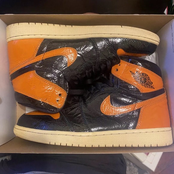 Jordan Shoes - Jordan 1’s shattered backboard